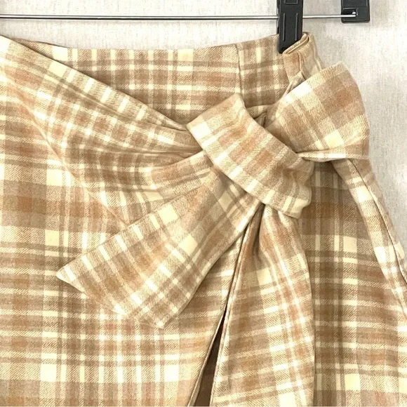 Aritzia Wilfred Wrap-Front Plaid Skirt - Picture 4 of 9